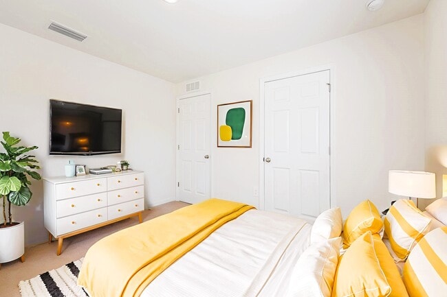 Photo - 3020 64th St W