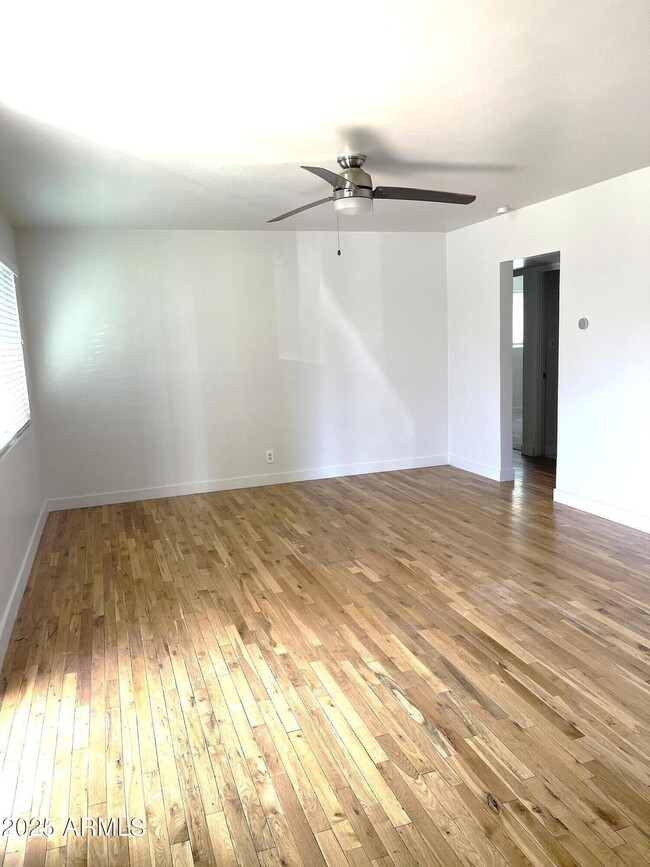 Photo - 106 E Linda Ln