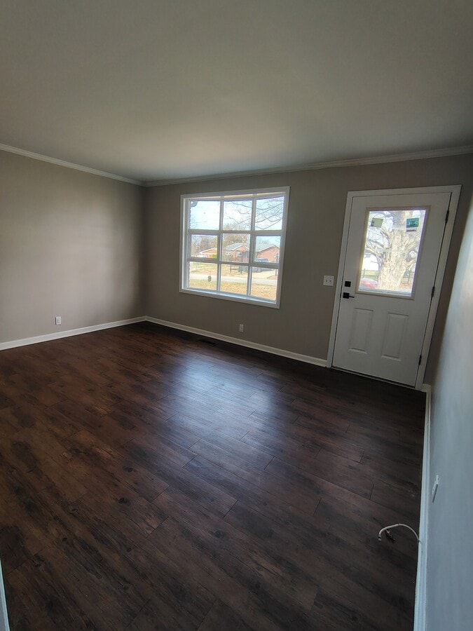 Photo - 293 Garry Dr