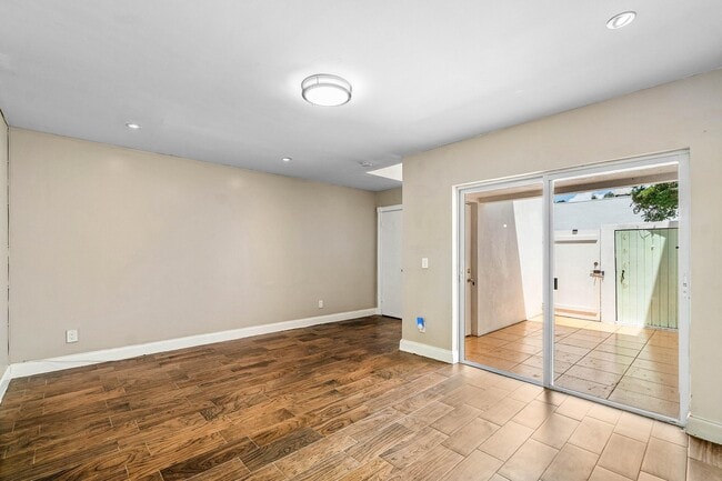 Photo - 5090 Elmhurst Rd