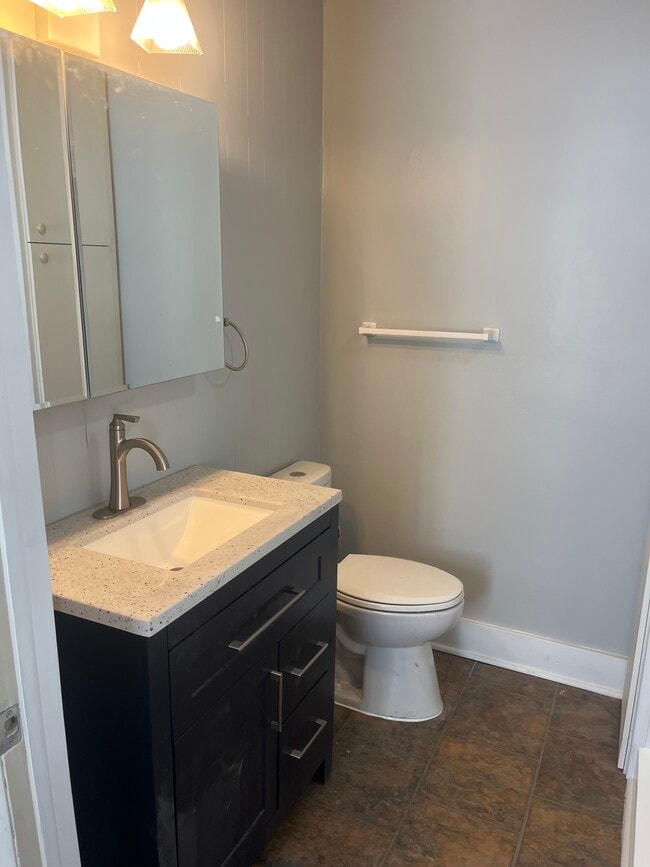 Photo - 613 E 3rd St Unidad 2