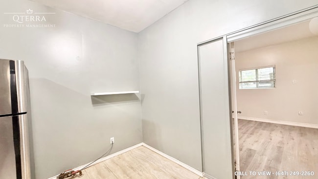 Photo - 22 Woodlawn Av W