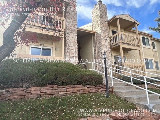 Building Photo - 910 Tenderfoot Hill Rd