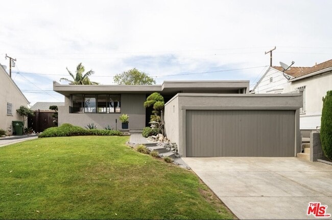 Building Photo - 423 W Ellis Ave