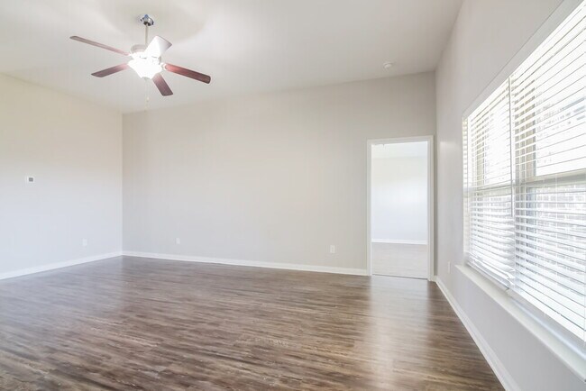 Photo - 1516 Millennium Dr