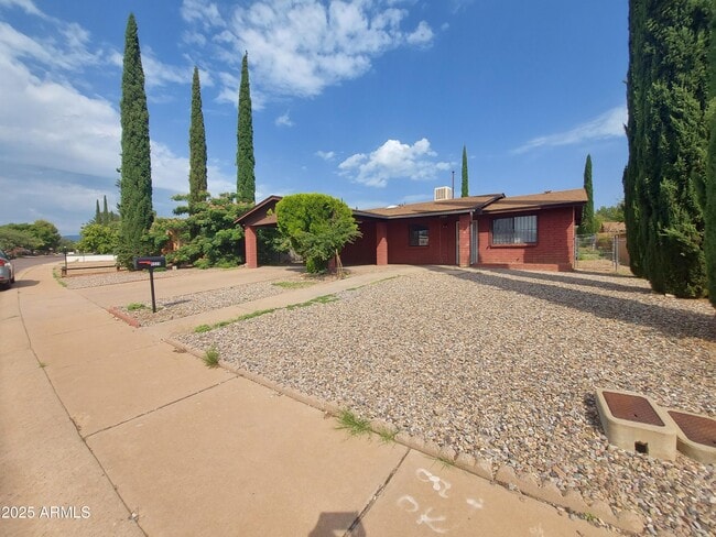 Building Photo - 4939 E Evergreen Dr Rental