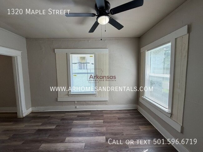 Photo - 1320 Maple St