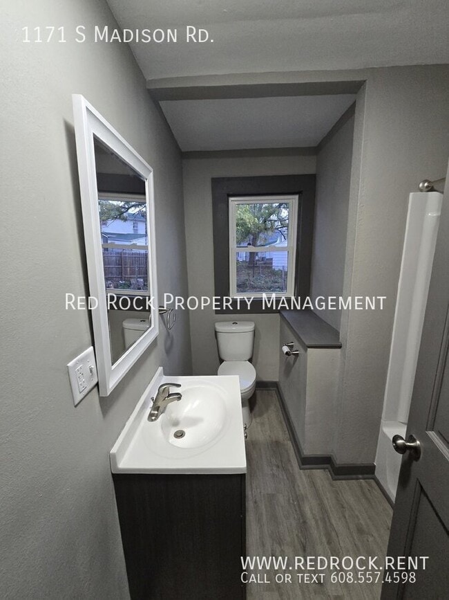 Photo - 1171 S Madison Rd