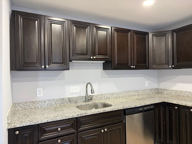 Photo - 601 Colonial Ave