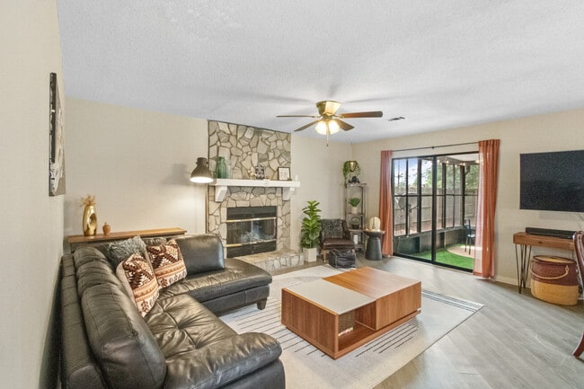 193 Woodland Park Cir