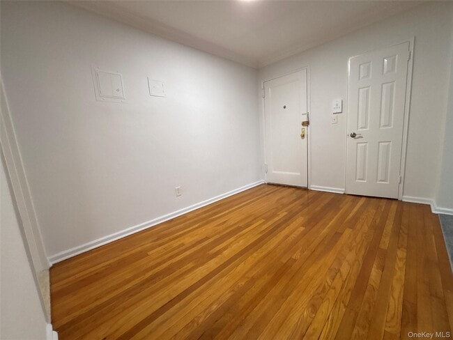 Photo - 50 S Middle Neck Rd Unit 1P