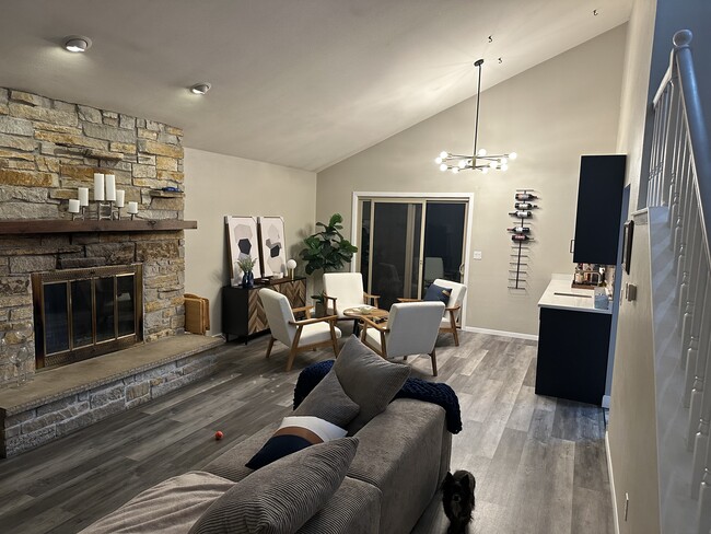 Photo - 4646 S 124th St