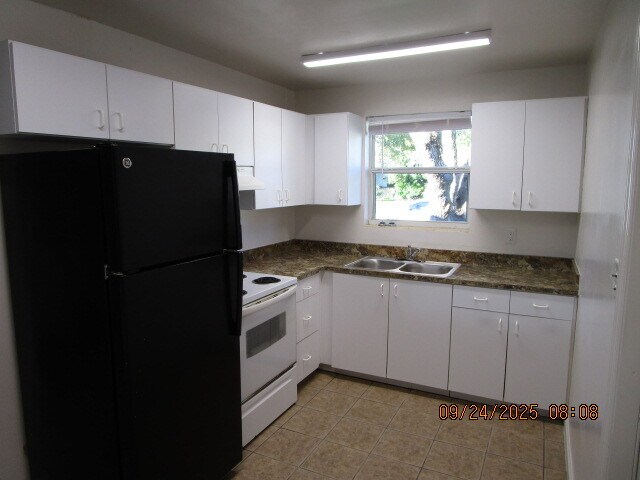 Photo - 715 Essex Rd