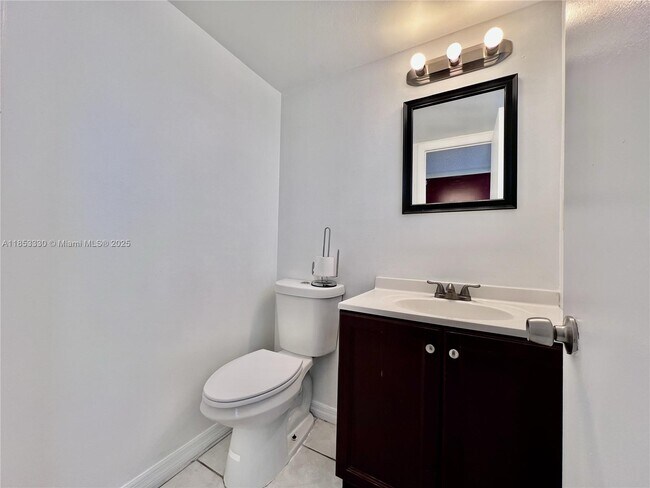 Photo - 220 SW 9th Ave Unit 209