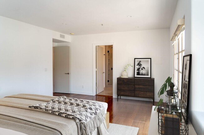 Photo - 2222 Neilson Way Unidad 202