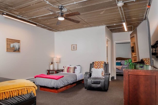 Photo - 217 S Badger Ave Unidad ID1387451P