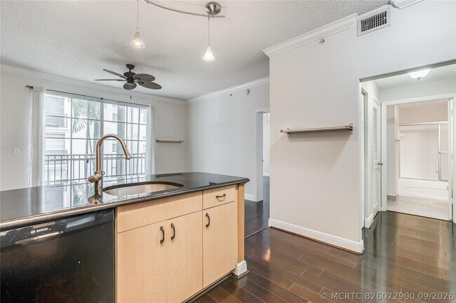 Photo - 533 NE 3rd Ave Unit 319