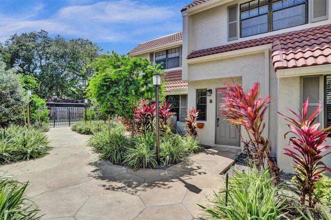 Building Photo - 1415 Miami Rd