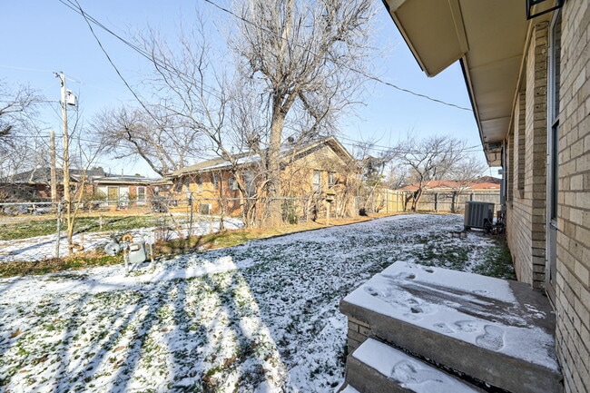 Photo - 2501 Ashley Dr