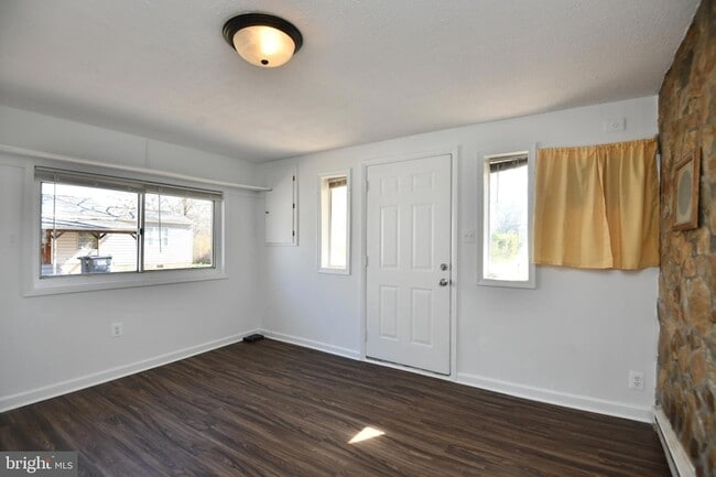 Photo - 9001 Yorkshire Ln