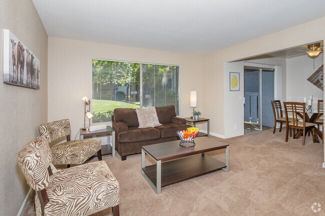 2BR, 1BA - 817 SF