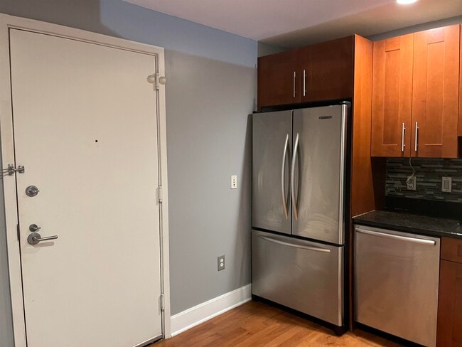Building Photo - 1025 Maxwell Ln Unit 417 Rental