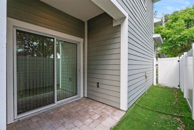 Photo - 730 Cordova Dr