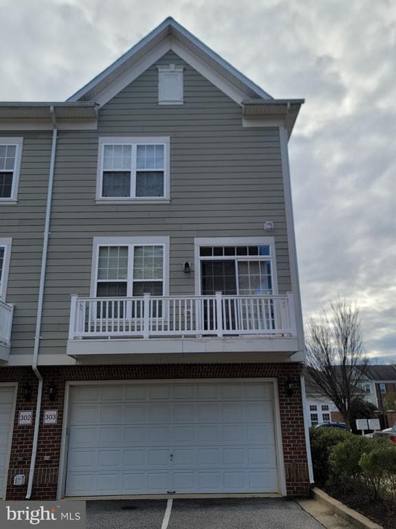 Building Photo - 303 Edelen Station Pl