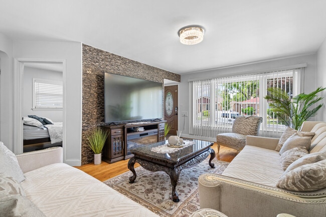 Photo - 7625 W Strong St