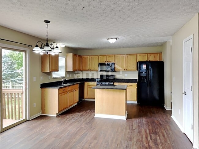 9255 Ruston Ln