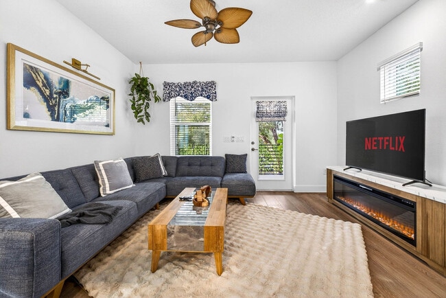 Building Photo - 1734 W Cherry St