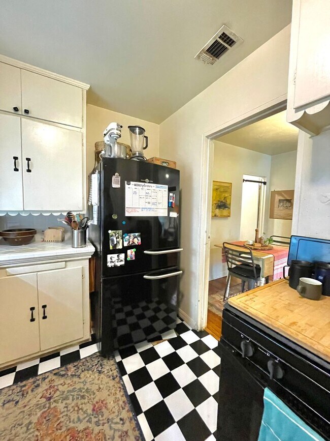 Photo - 209-211 Tennant Unit 209