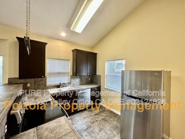 Photo - 126 Hunolt St