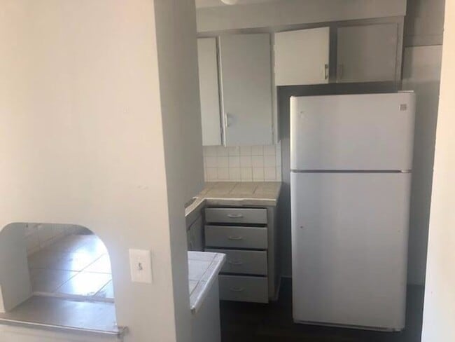 Photo - 2 Bedroom 1 Bathroom in East Denver Availa...