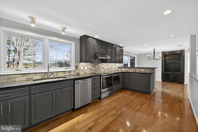 Photo - 10486 Lord Fairfax Hwy