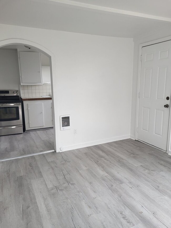 Photo - Updated 1 bedroom unit