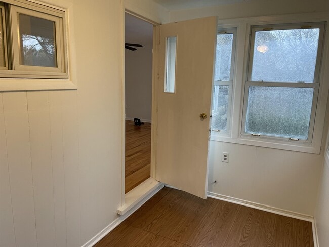 Photo - 935 Lena Ave