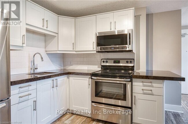 Photo - 226 Clarke St N Unit 3