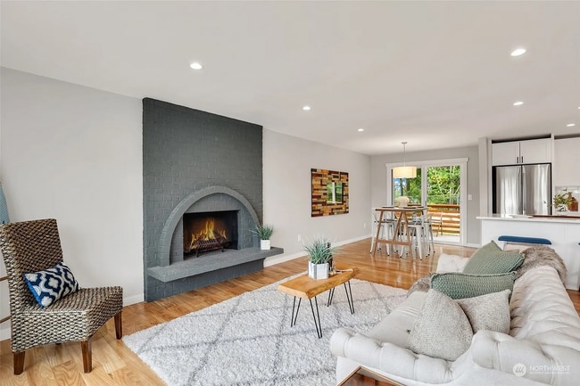 Photo - 1652 Index Ave SE