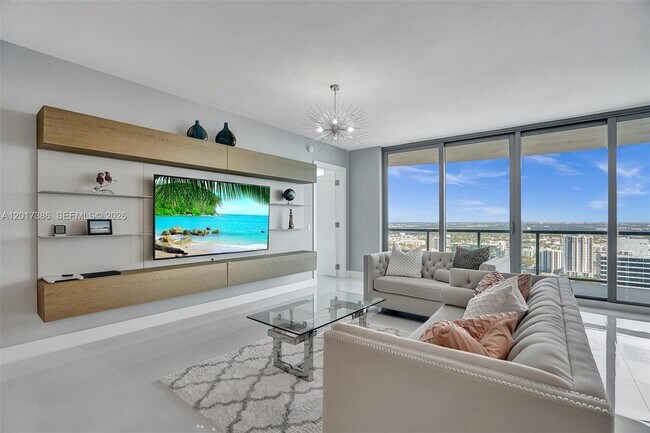 Photo - 100 E Las Olas Blvd Unidad 3602