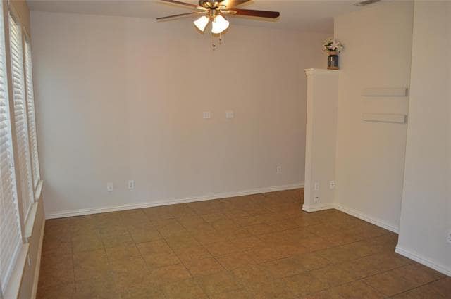 Photo - 500 Kingscote Ct