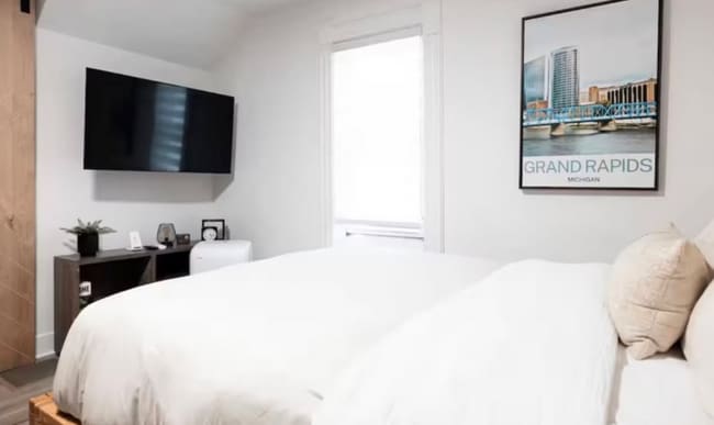 Photo - 1205 Bridge St NW Unidad B