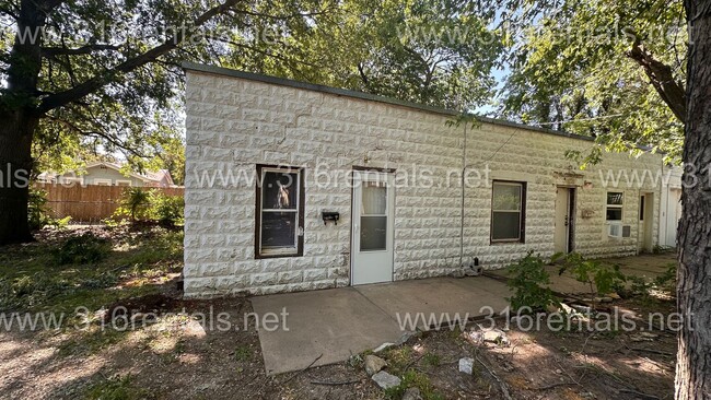 $550- 1 bed 1 bath - Duplex located in the... - $550- 1 bed 1 bath - Duplex located in the... Apartamento Unidad 407 N. Clayton -  A