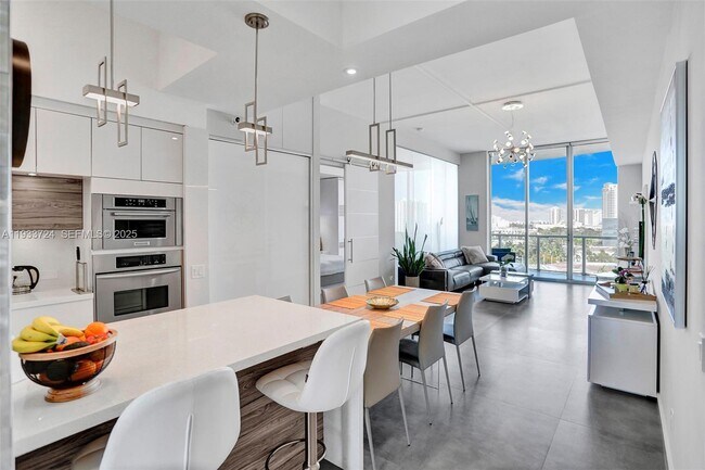 Photo - 3029 NE 188th St Unidad 814