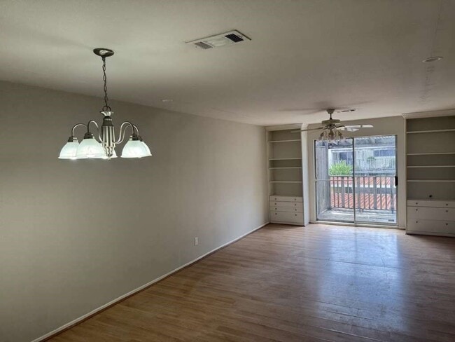 Building Photo - 881 Wax Myrtle Ln