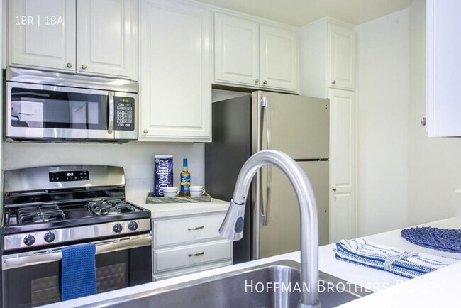 11473 Riverside Dr Unit 308