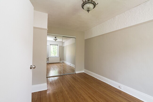 Photo - 100 Vaughan Rd Unit 11