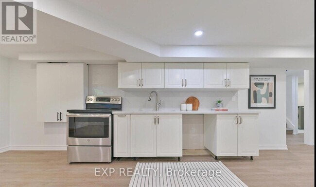 Photo - 421 Browndale Crescent