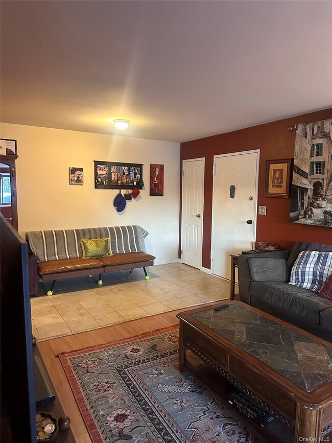 Building Photo - 10 Oakwood Terrace Unit 50