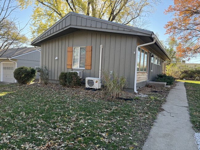 Photo - 1503 W 22nd Terrace Townhome